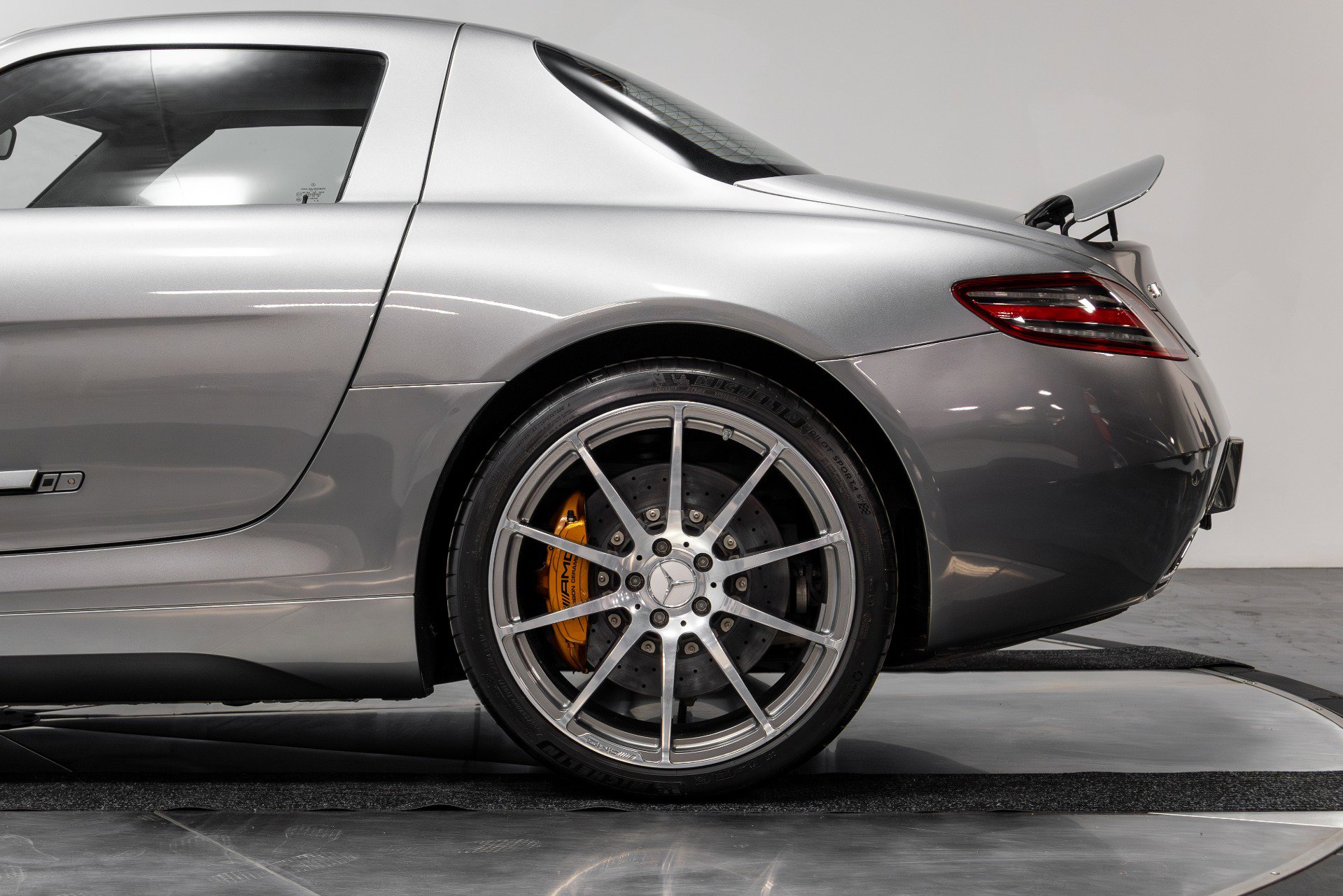Used 2012 Mercedes-Benz SLS AMG Coupe image 34