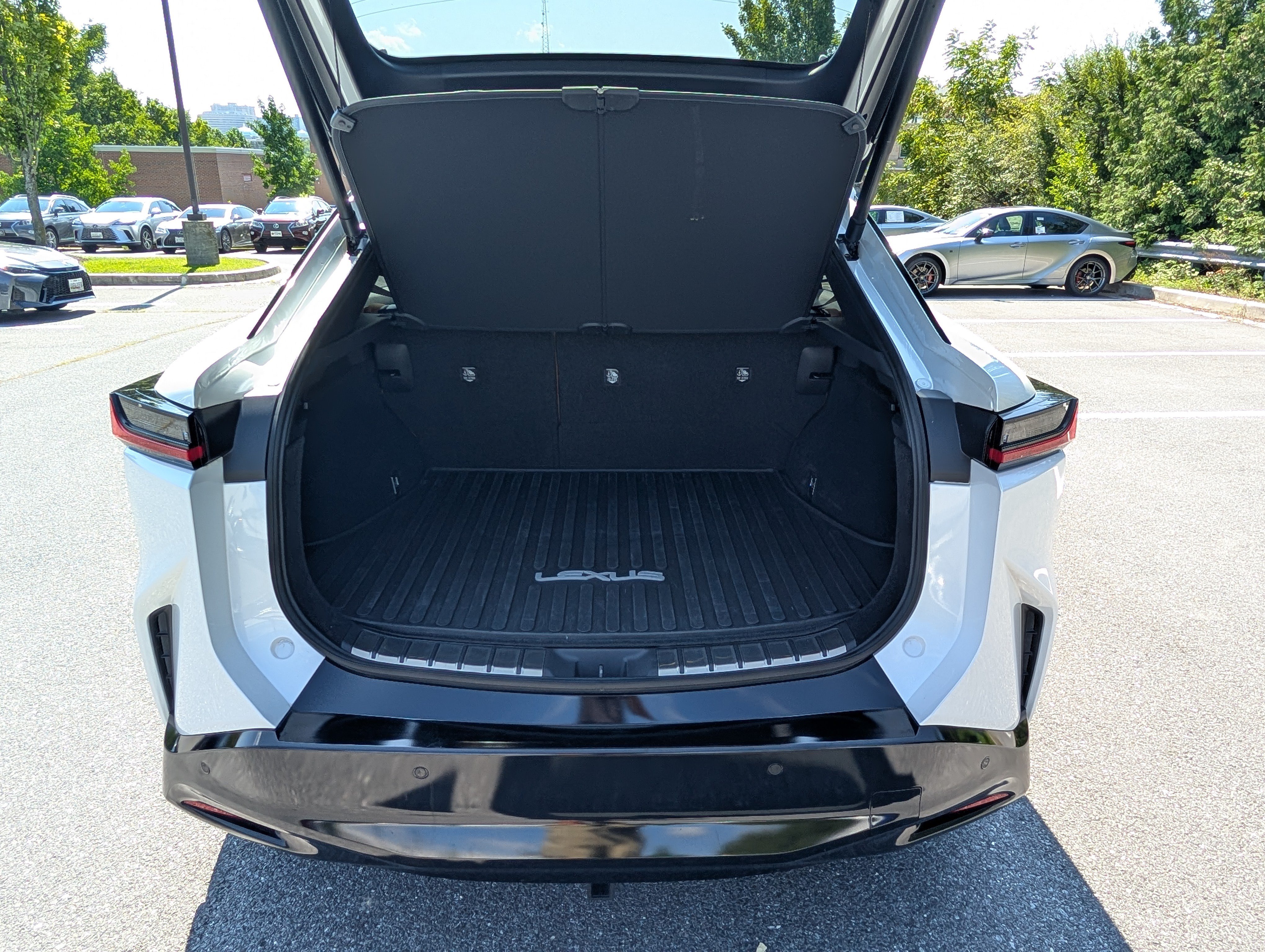 Used 2023 Lexus RZ 450e Premium w/ Accessory Package (A2) AWD/4WD image 13