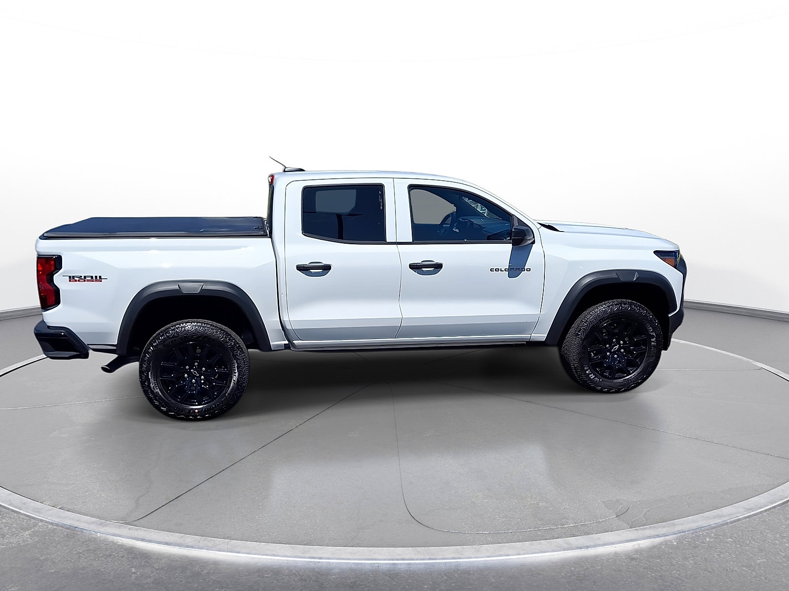 Used 2024 Chevrolet Colorado Trail Boss w/ Advanced Trailering Package AWD/4WD image 9