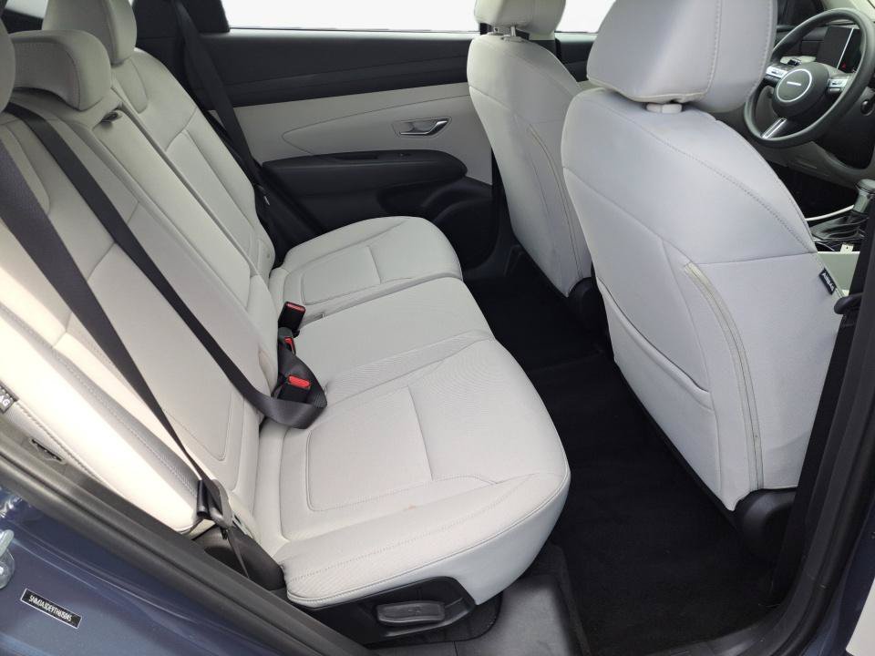 Used 2026 Hyundai Tucson SE FWD image 16