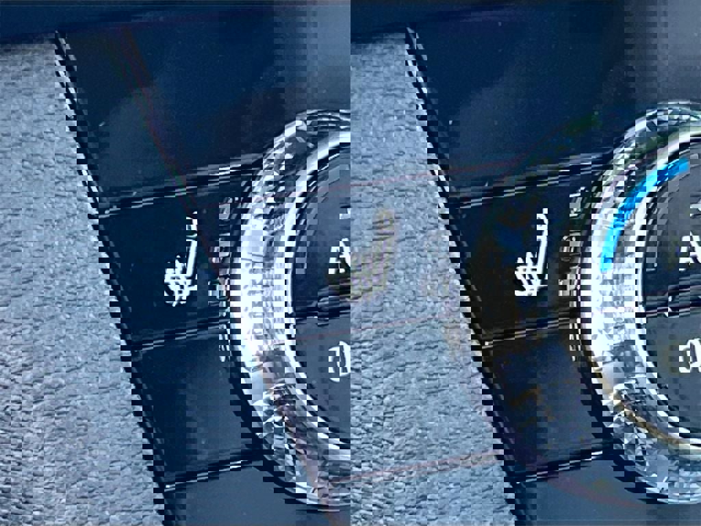 New 2025 Mitsubishi Outlander SE image 24