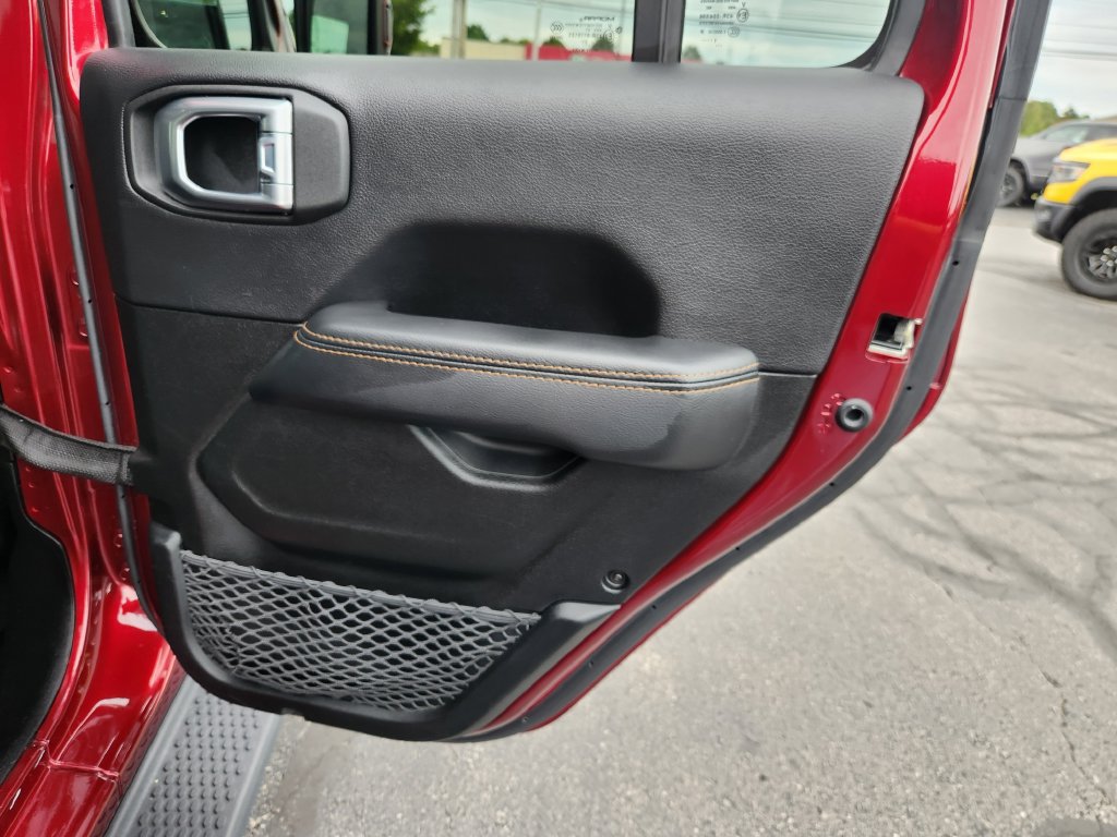 Used 2021 Jeep Wrangler Unlimited Sahara AWD/4WD image 13