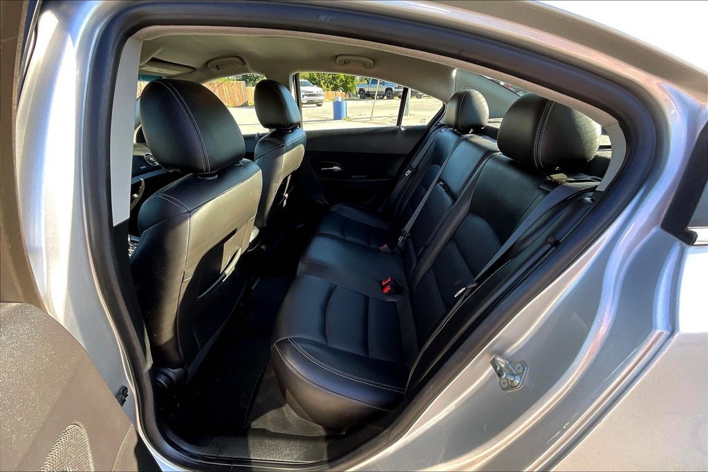 Used 2015 Chevrolet Cruze LT FWD image 6