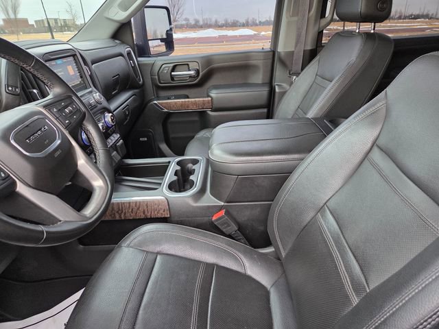 Used 2023 GMC Sierra 2500 Denali w/ Denali Black Diamond Edition image 12