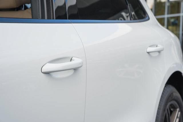 Used 2021 Porsche Macan AWD/4WD image 17