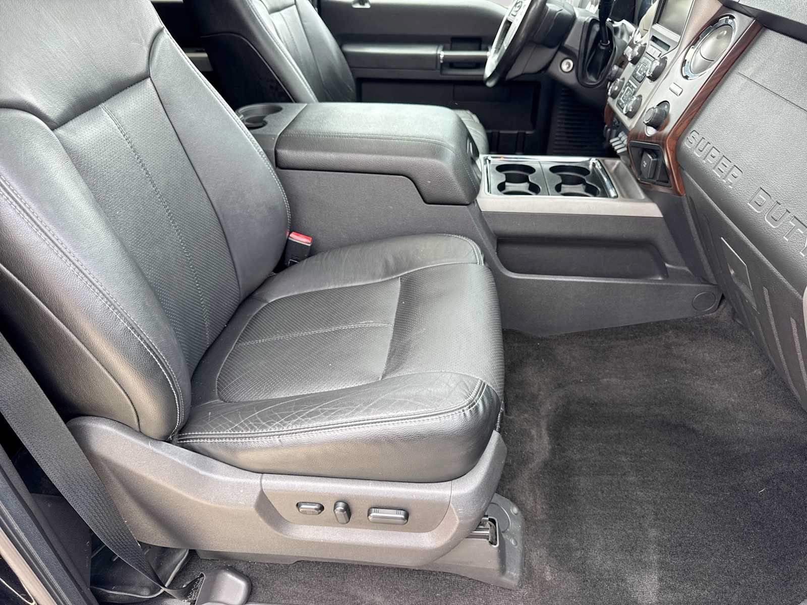 Used 2016 Ford F250 Lariat w/ Lariat Ultimate Package AWD/4WD image 22
