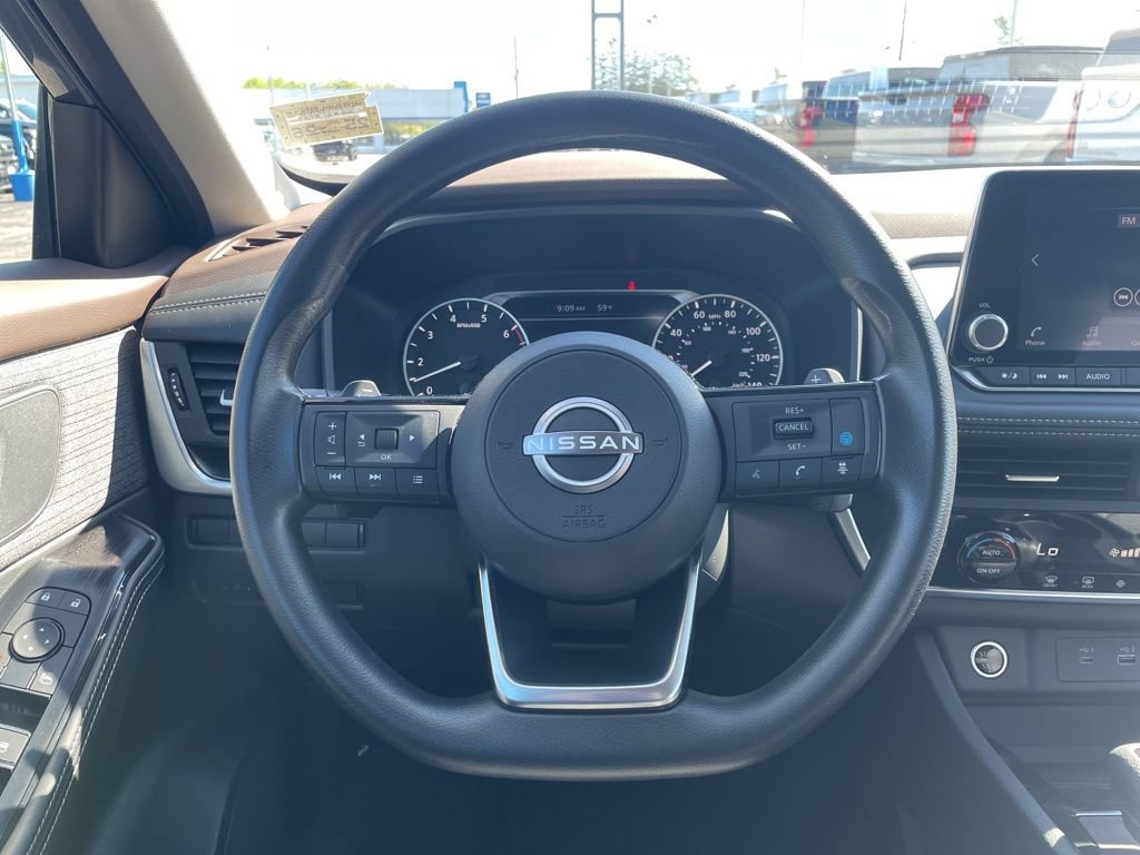 Used 2023 Nissan Rogue SV AWD/4WD image 11