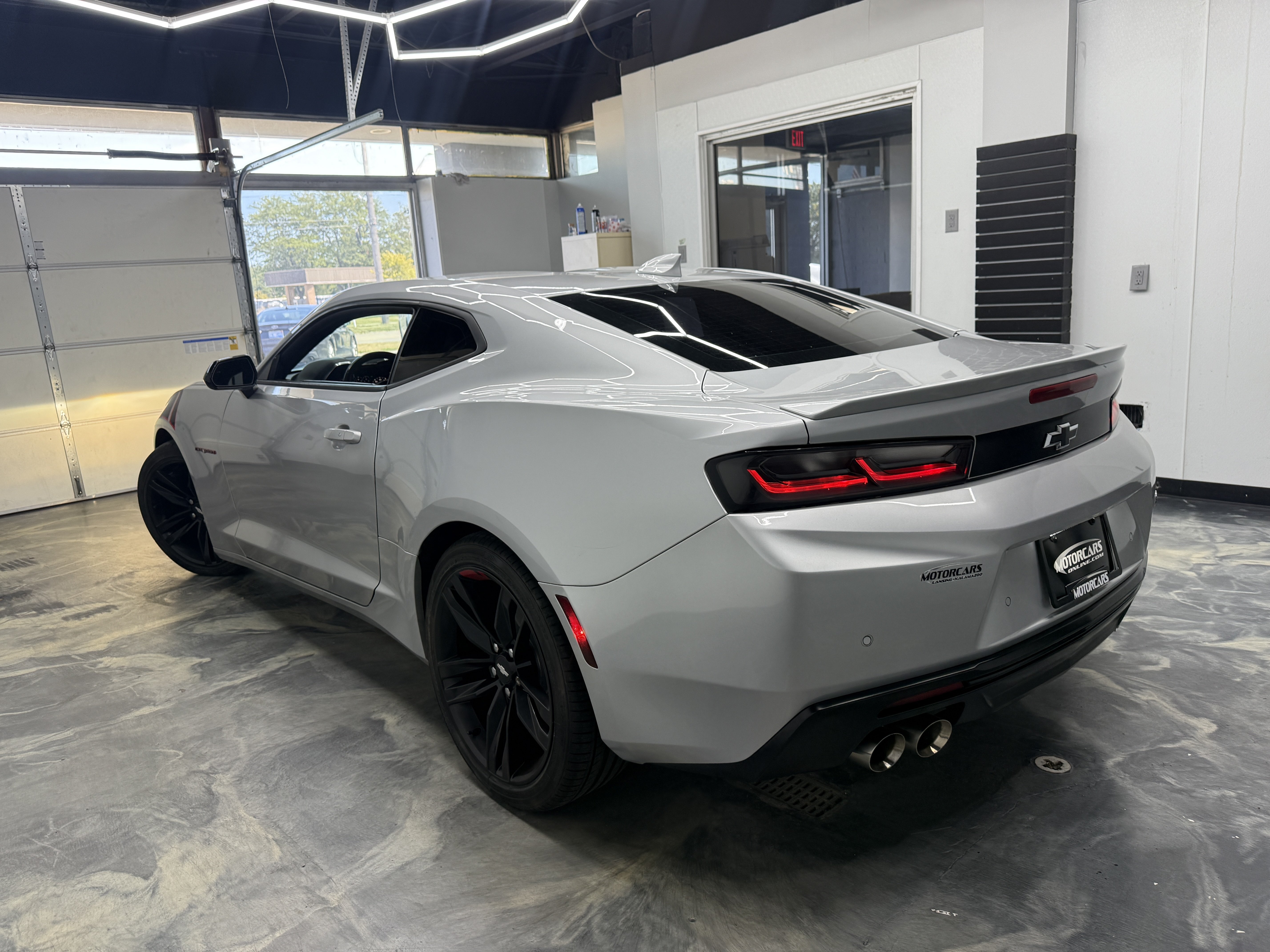 Used 2017 Chevrolet Camaro LT RWD image 1