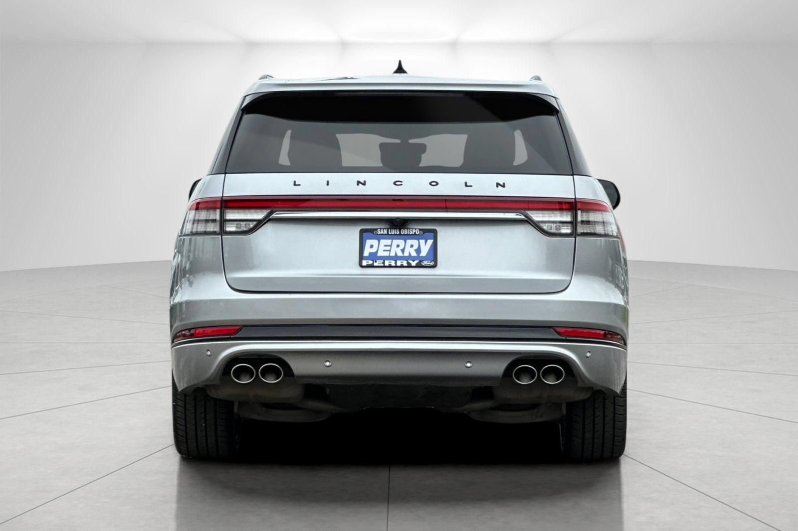 Used 2023 Lincoln Aviator Reserve w/ Equipment Group 201A AWD/4WD image 4