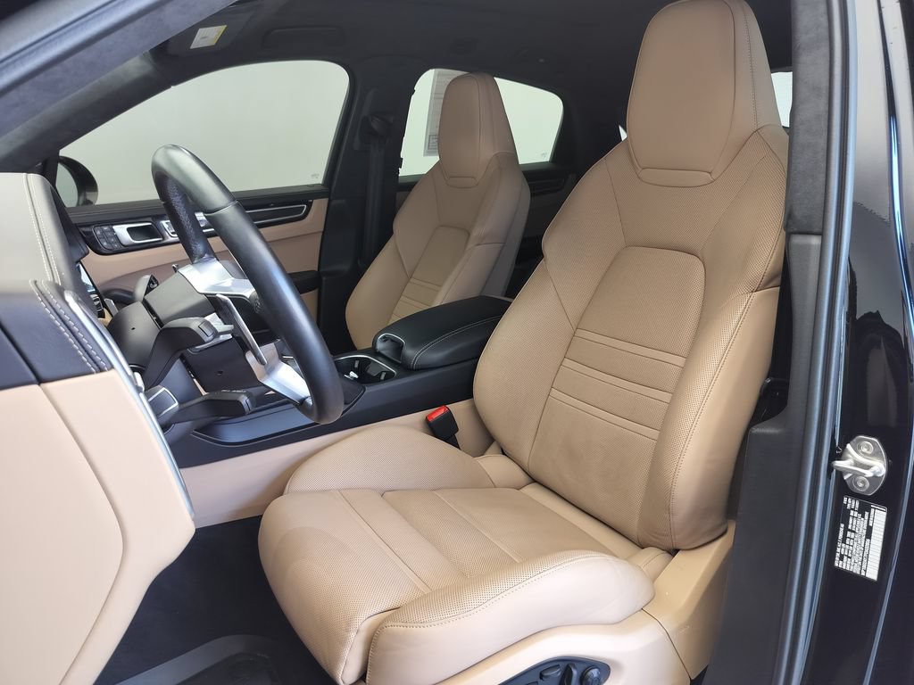Certified 2023 Porsche Cayenne GTS AWD/4WD image 13