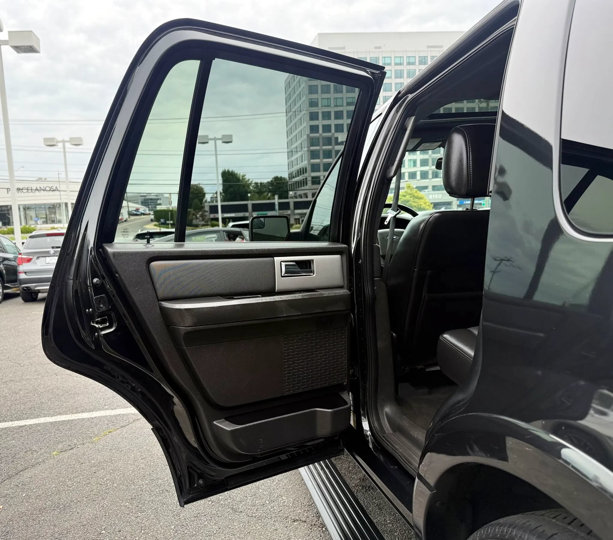 Used 2012 Ford Expedition Limited AWD/4WD image 24