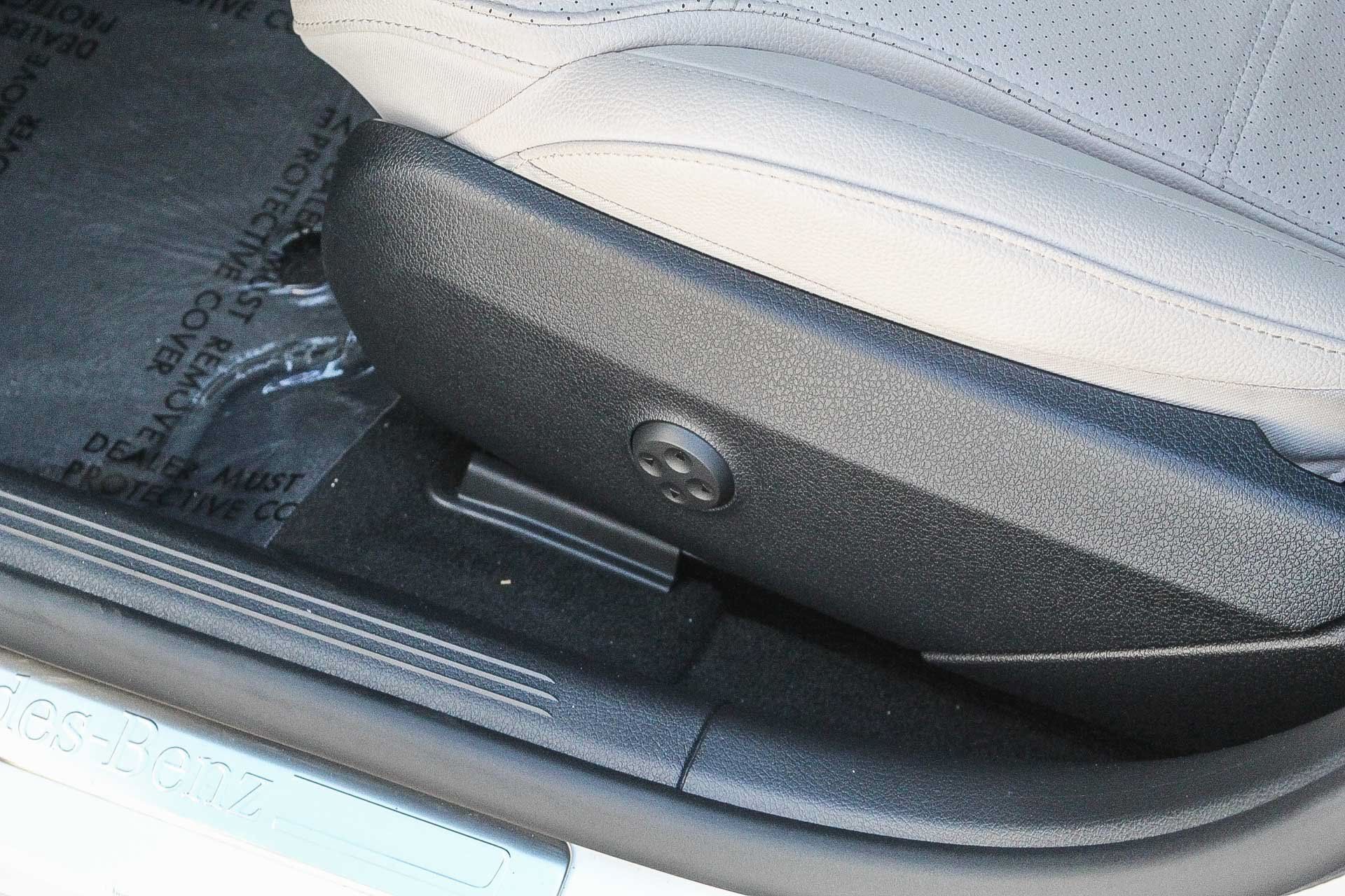 Used 2025 Mercedes-Benz C 300 4MATIC Sedan image 12