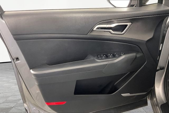 Used 2025 Kia Sportage LX FWD image 18