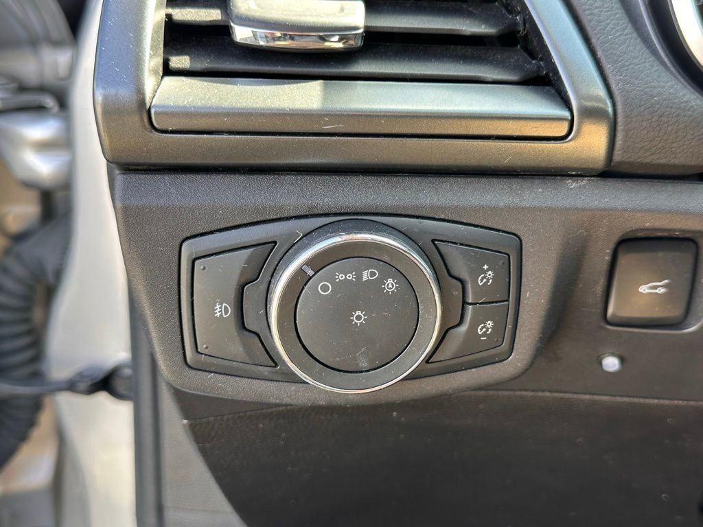 Used 2016 Ford Fusion Titanium image 31