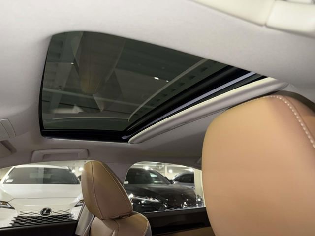 Used 2016 Lexus ES 350 w/ Navigation System Package image 21