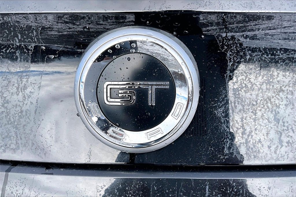 Used 2010 Ford Mustang GT image 8