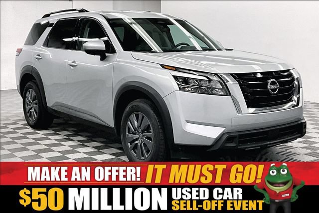 Used 2025 Nissan Pathfinder SV FWD image 1