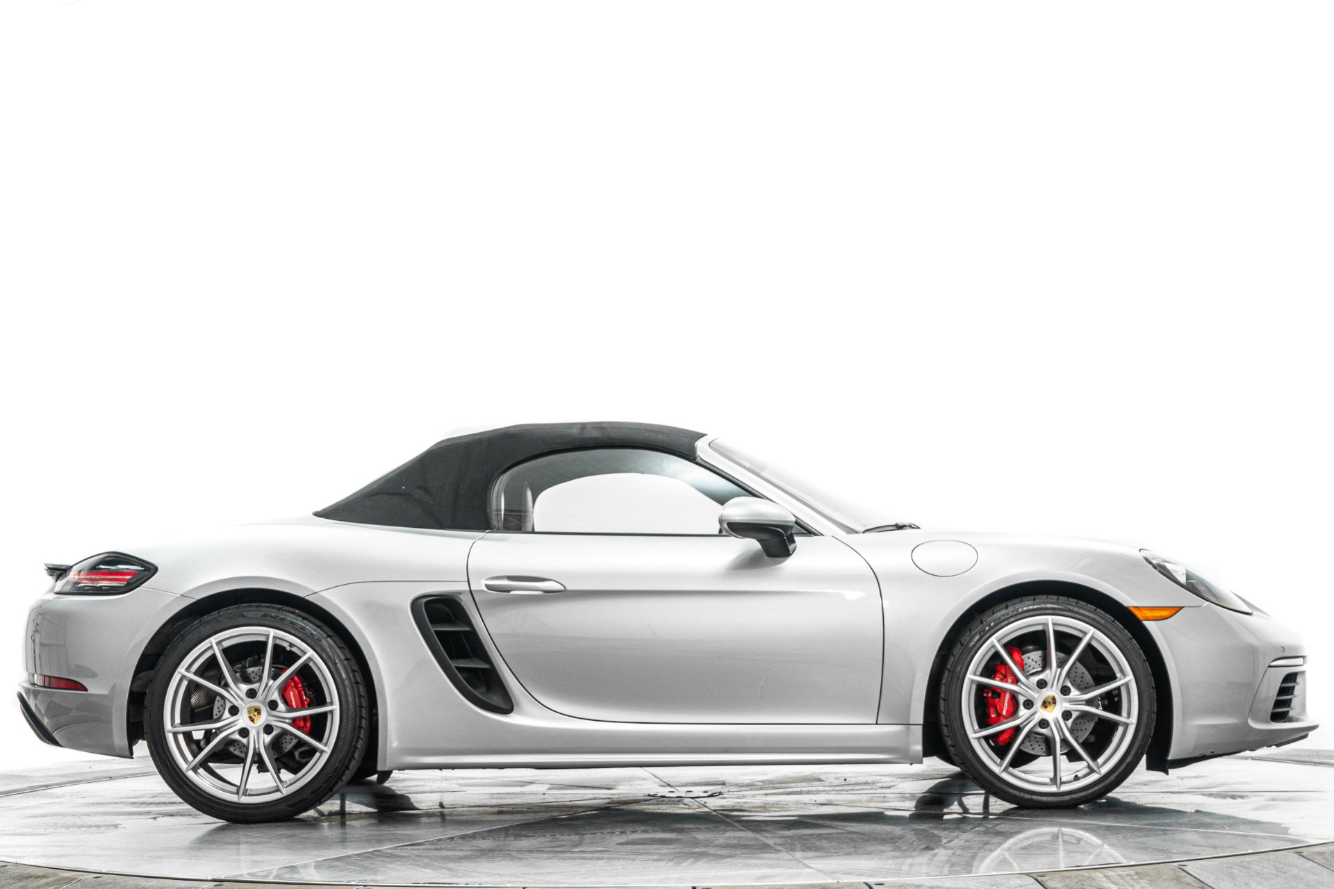 Used 2018 Porsche 718 Boxster S RWD image 15