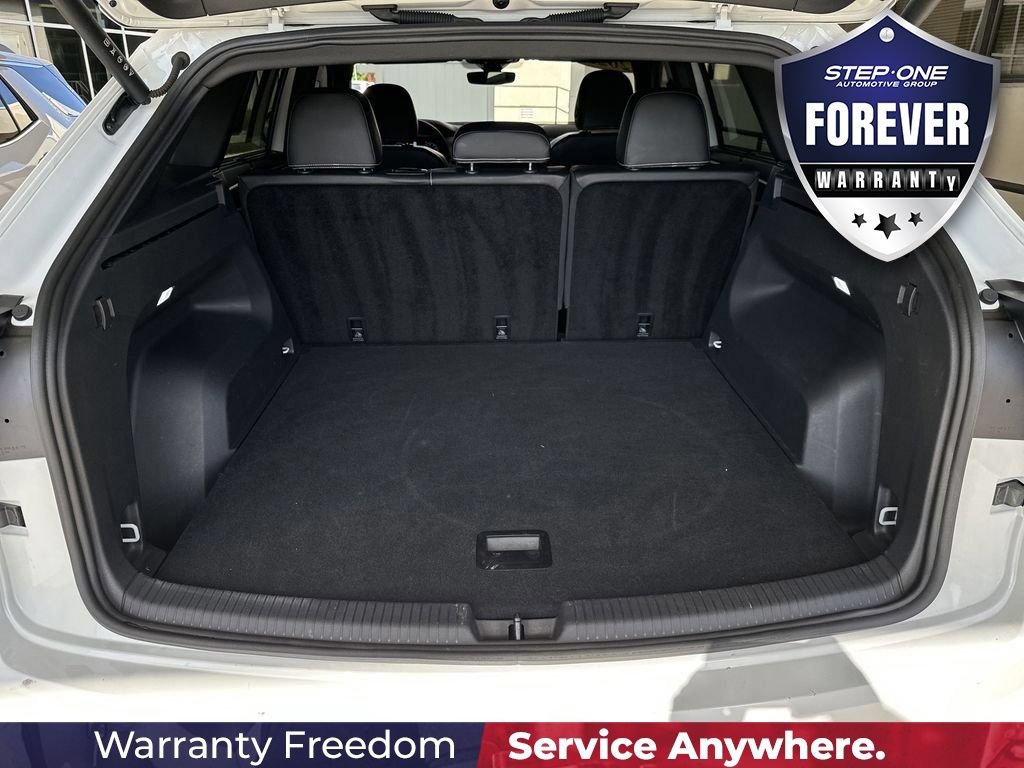 Used 2025 Volkswagen Atlas Cross Sport SE FWD image 32