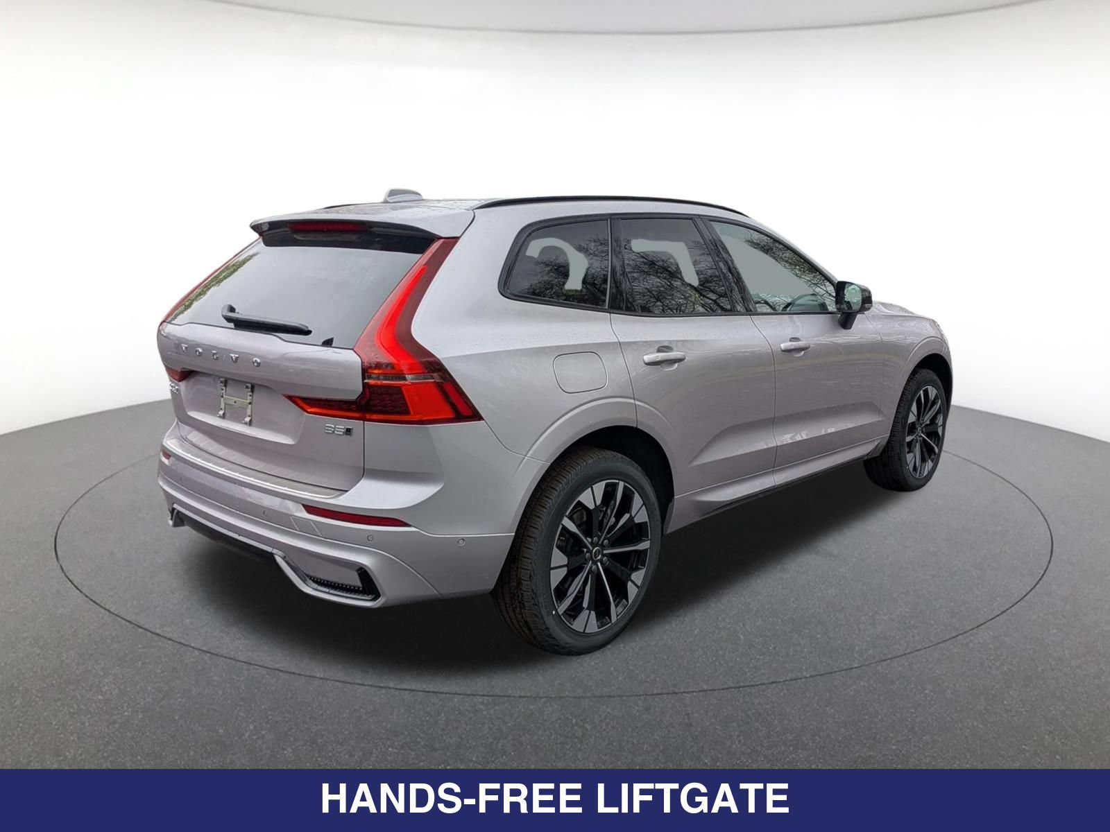 New 2026 Volvo XC60 B5 Plus w/ Protection Package Premier AWD/4WD image 5