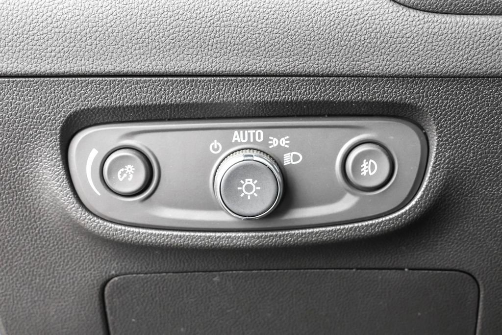 Used 2023 Buick Encore GX Essence w/ Experience Buick Package FWD image 19