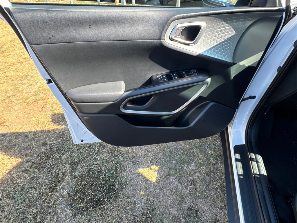 New 2025 Kia Soul LX w/ LX Technology Package image 10