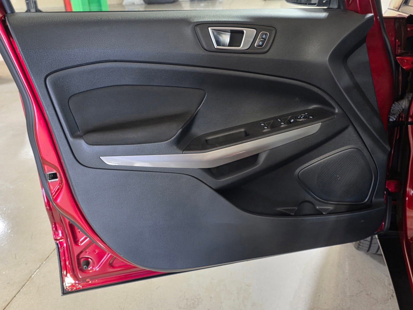 Used 2018 Ford EcoSport SE FWD image 20