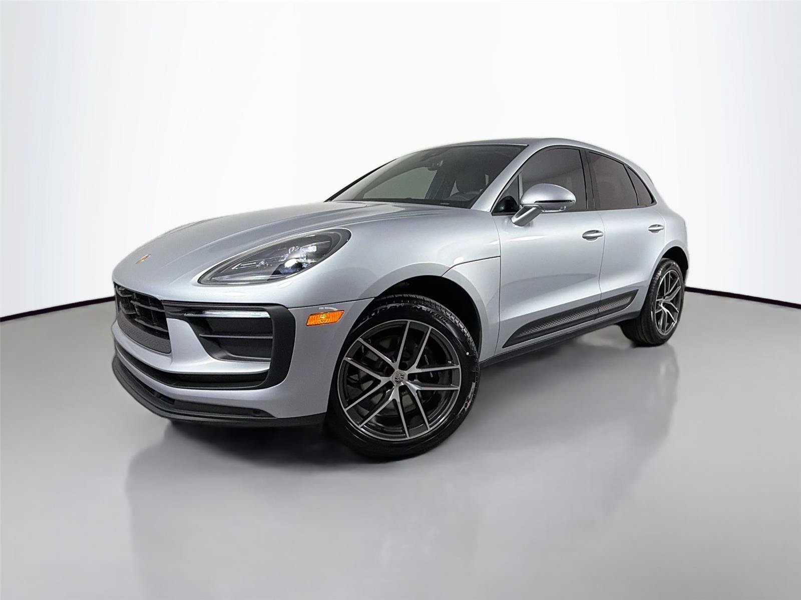 Certified 2026 Porsche Macan Turbo AWD/4WD image 1