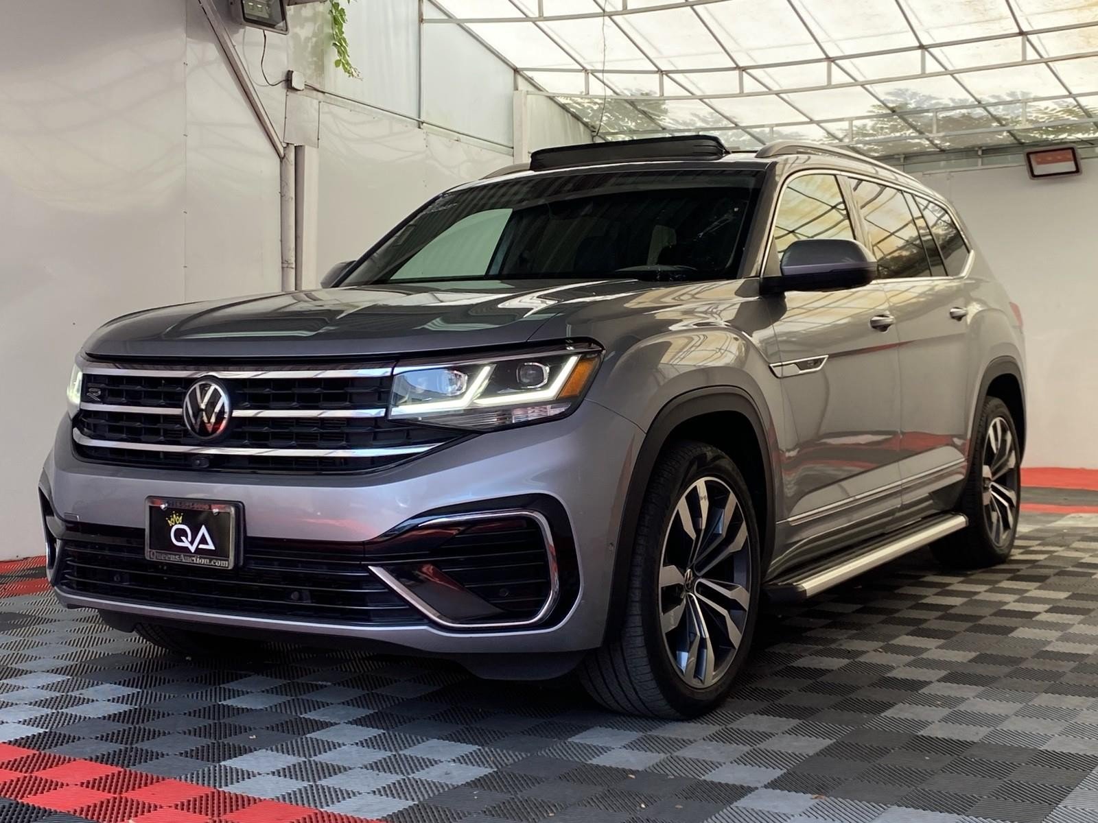 Used 2021 Volkswagen Atlas SEL Premium AWD/4WD image 3