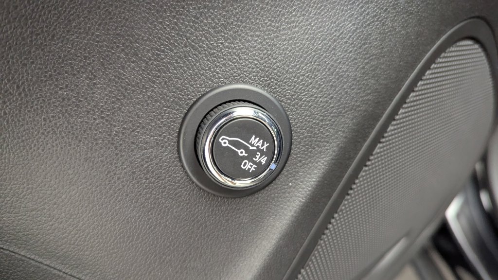 Used 2021 Buick Envision Essence FWD image 25