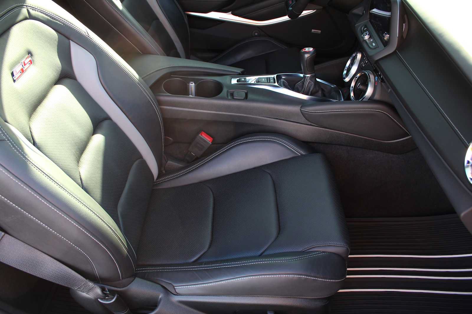Used 2023 Chevrolet Camaro SS RWD image 21