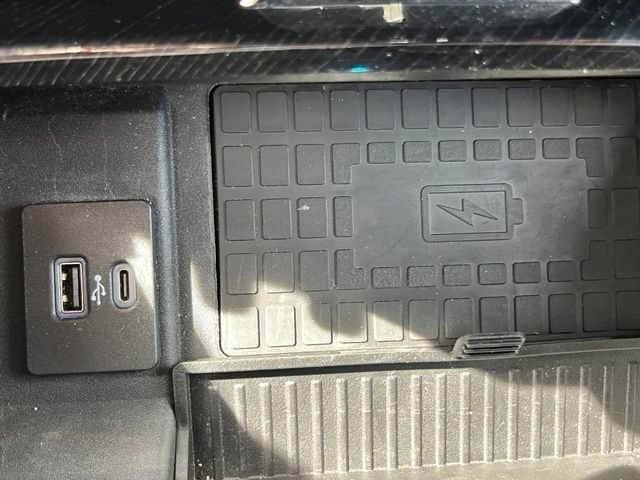 Used 2022 Ford F250 Platinum w/ FX4 Off-Road Package AWD/4WD image 36