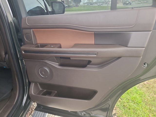 Used 2023 Ford Expedition King Ranch image 11
