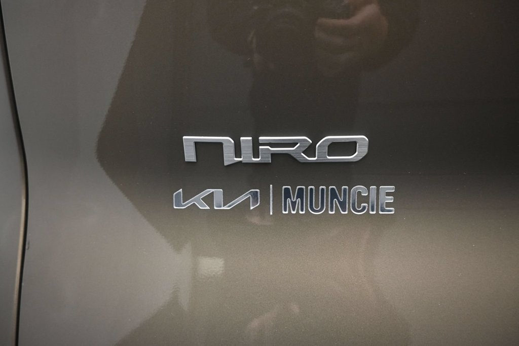 New 2027 Kia Niro LX FWD image 10