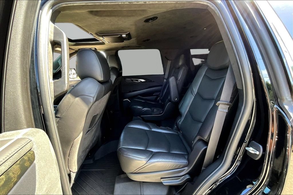 Used 2020 Cadillac Escalade Platinum AWD/4WD image 21