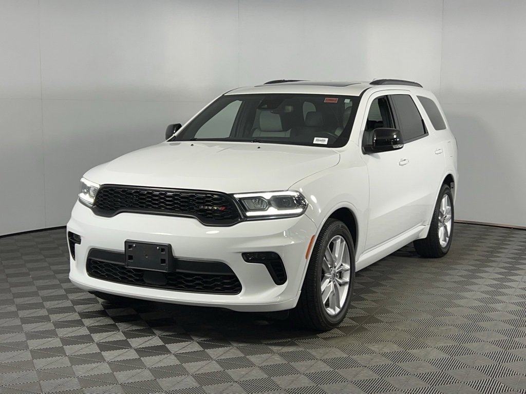 Used 2023 Dodge Durango GT image 3