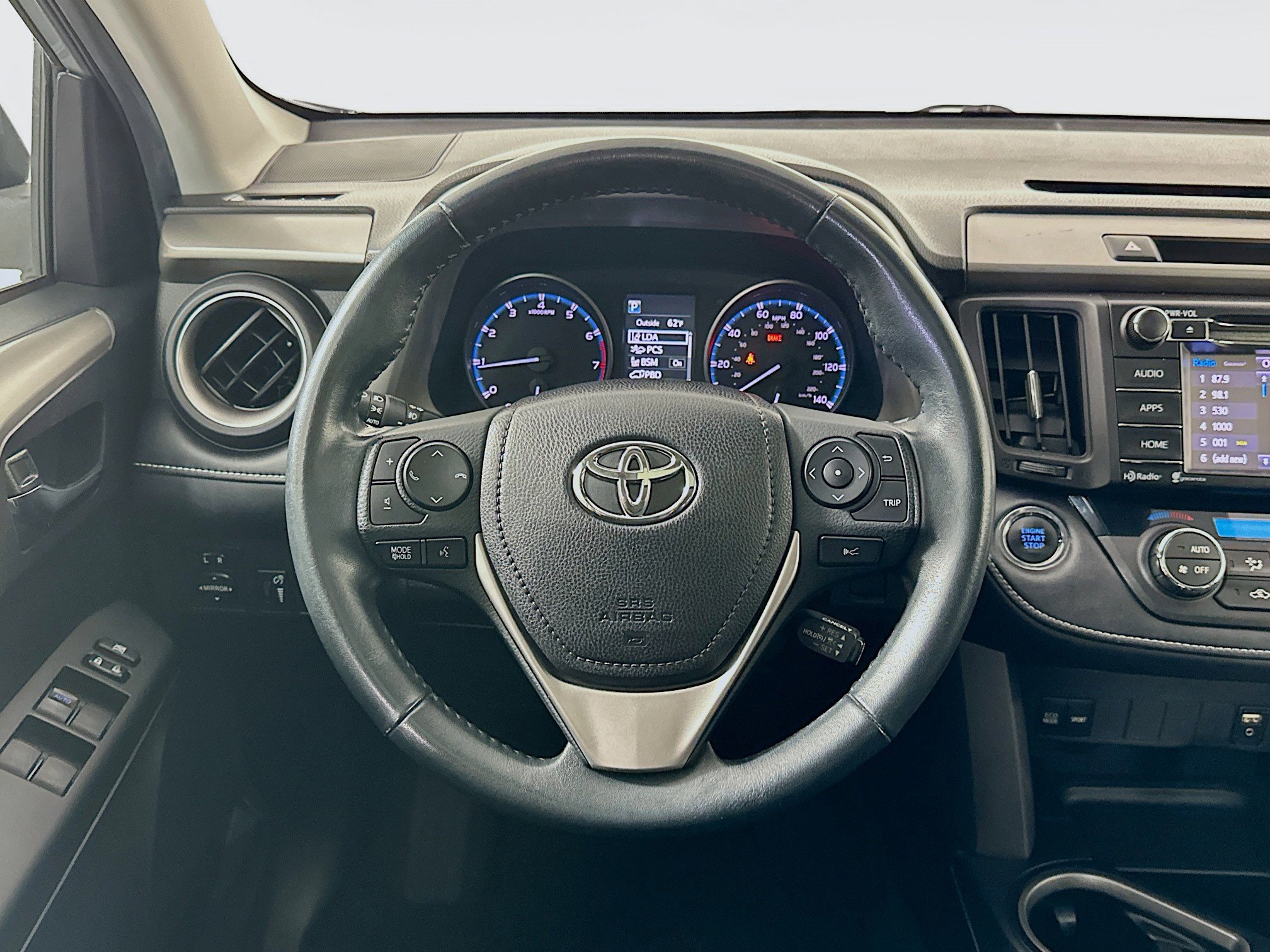 Used 2018 Toyota RAV4 XLE image 17