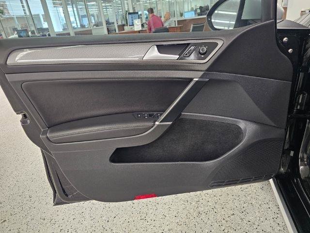 Used 2018 Volkswagen Golf Alltrack S image 26