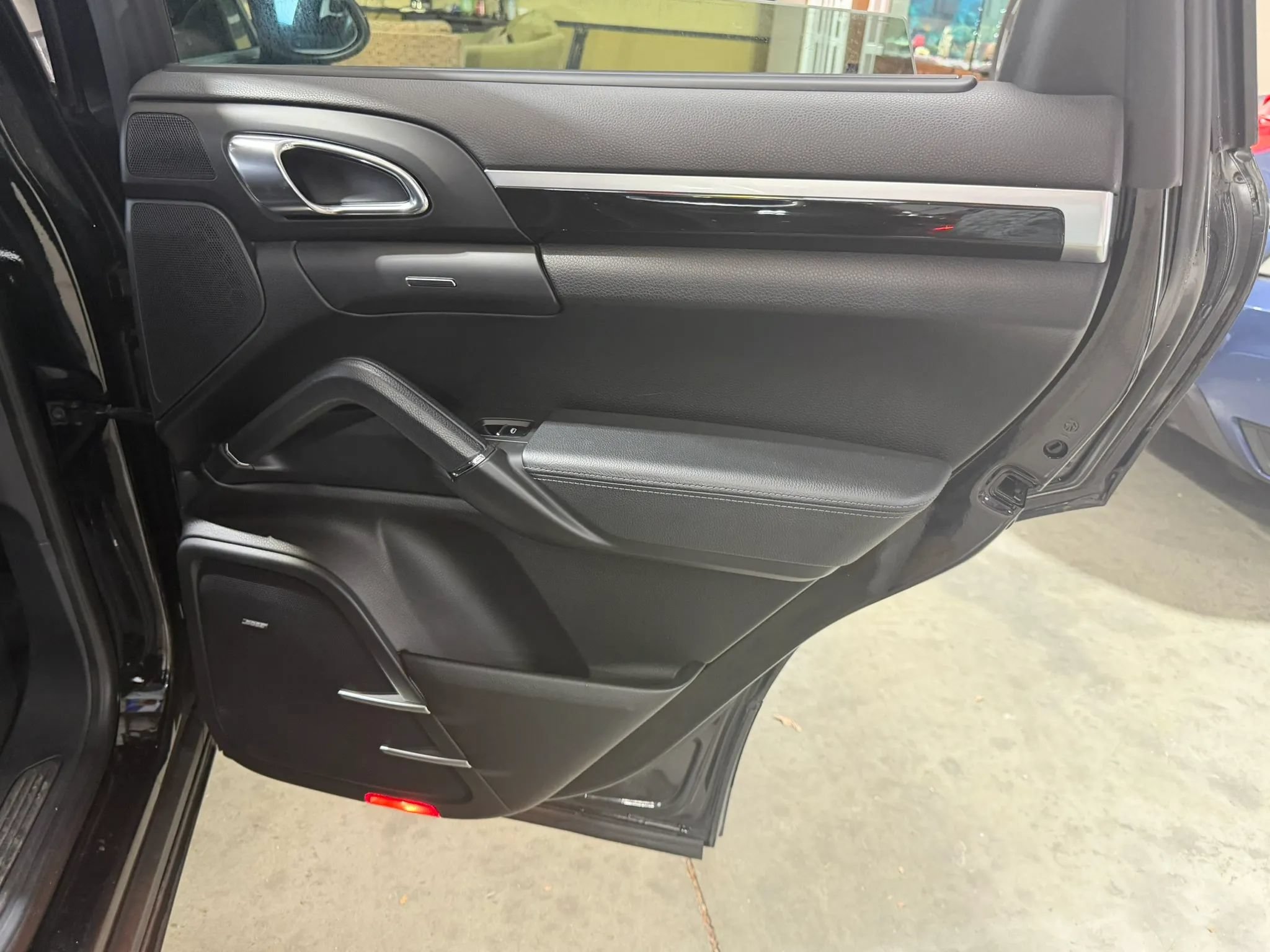 Used 2013 Porsche Cayenne S AWD/4WD image 22