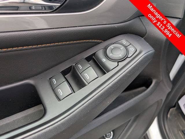 Used 2019 Chevrolet Traverse LT FWD image 15