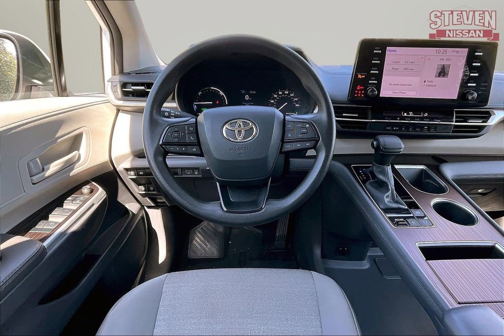 Used 2024 Toyota Sienna LE FWD image 8