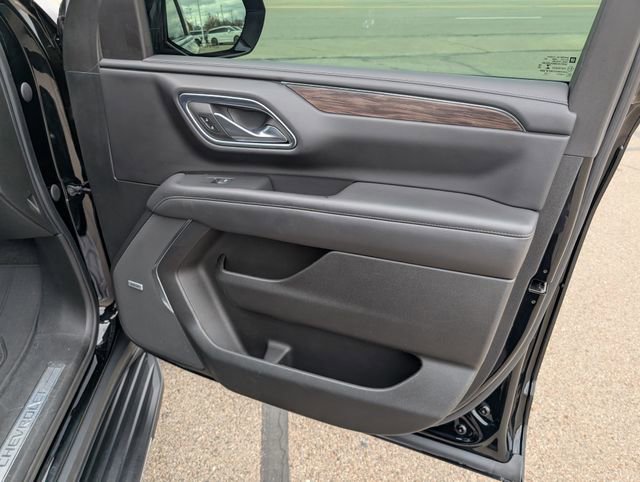 Used 2022 Chevrolet Suburban LT image 5