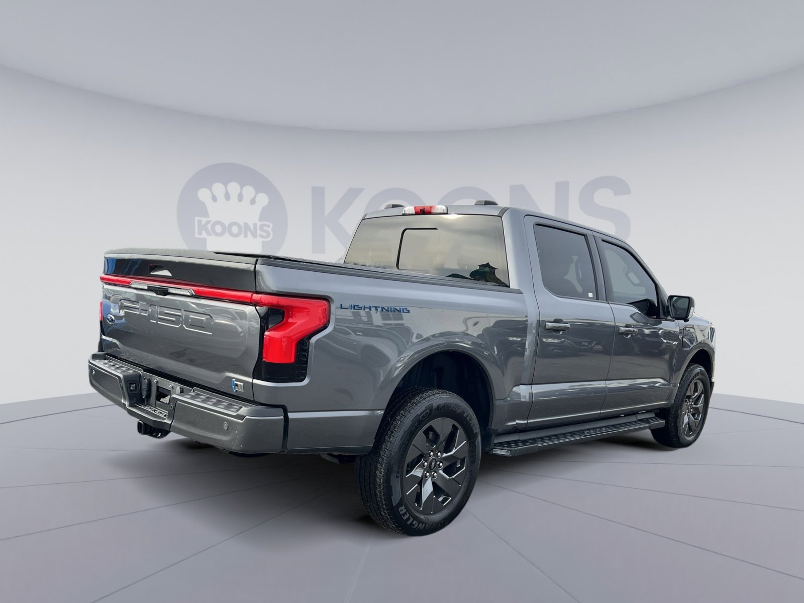 Used 2023 Ford F150 Lightning Lariat image 16