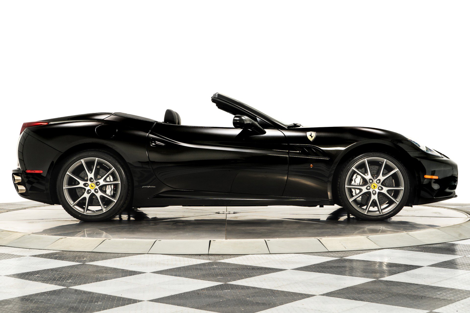 Used 2012 Ferrari California image 37