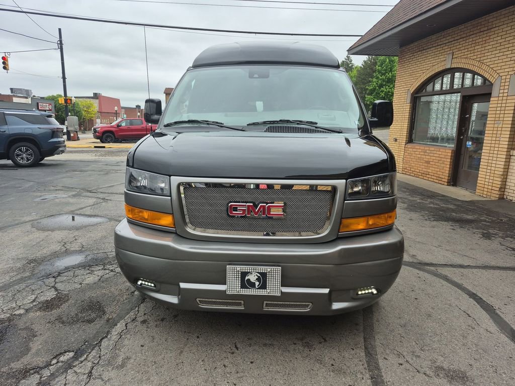 Used 2025 GMC Savana 2500 Extended w/ Driver Convenience Package RWD image 10