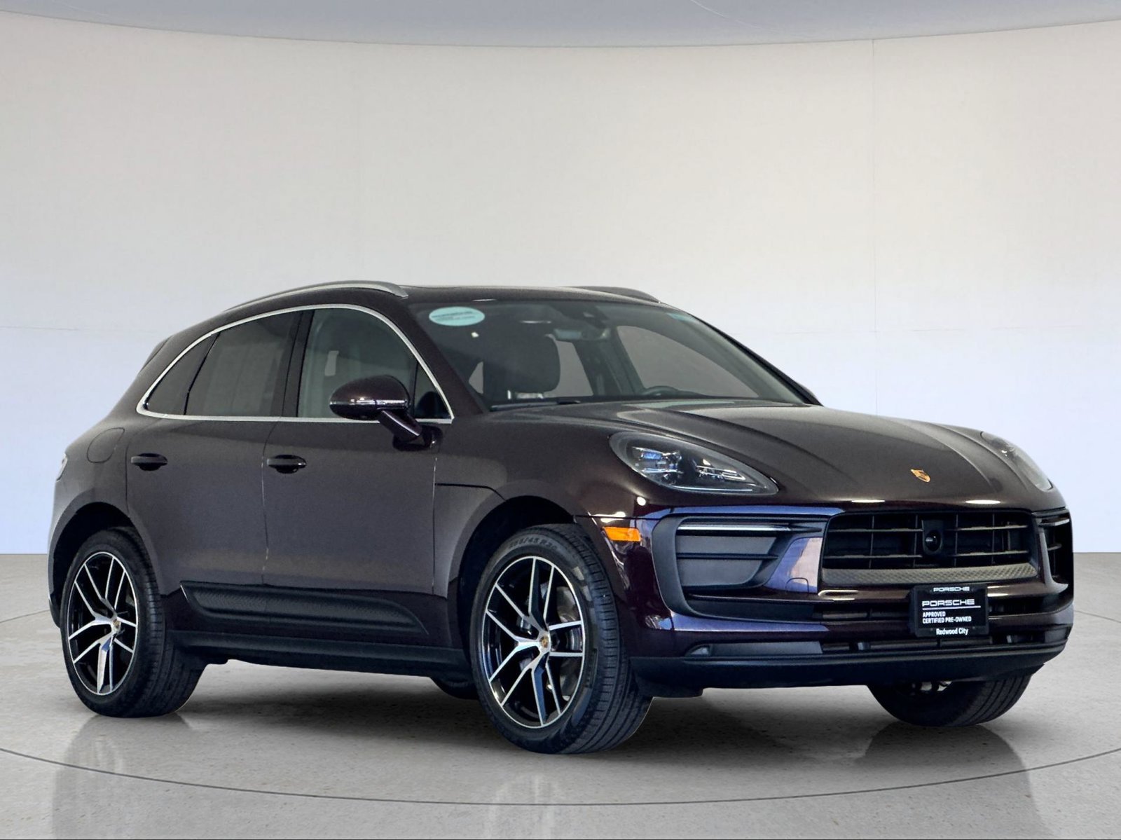 Certified 2026 Porsche Macan AWD/4WD image 10