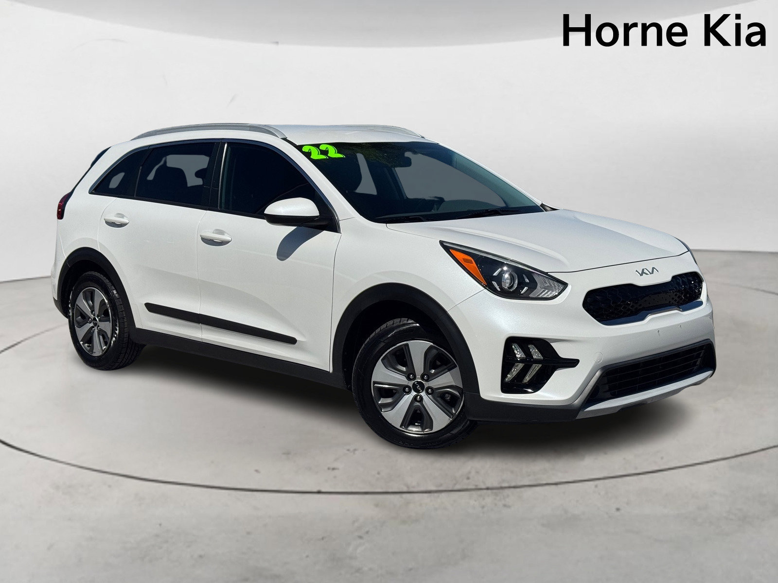 Used 2022 Kia Niro LX image 2