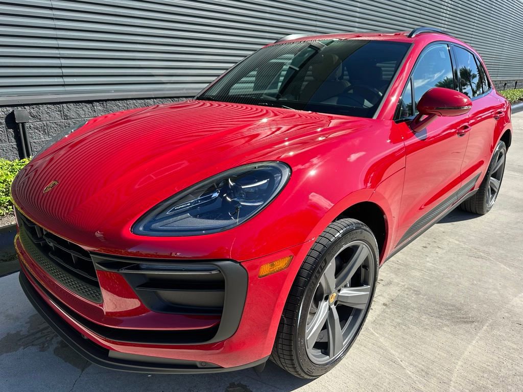 Used 2026 Porsche Macan AWD/4WD image 7