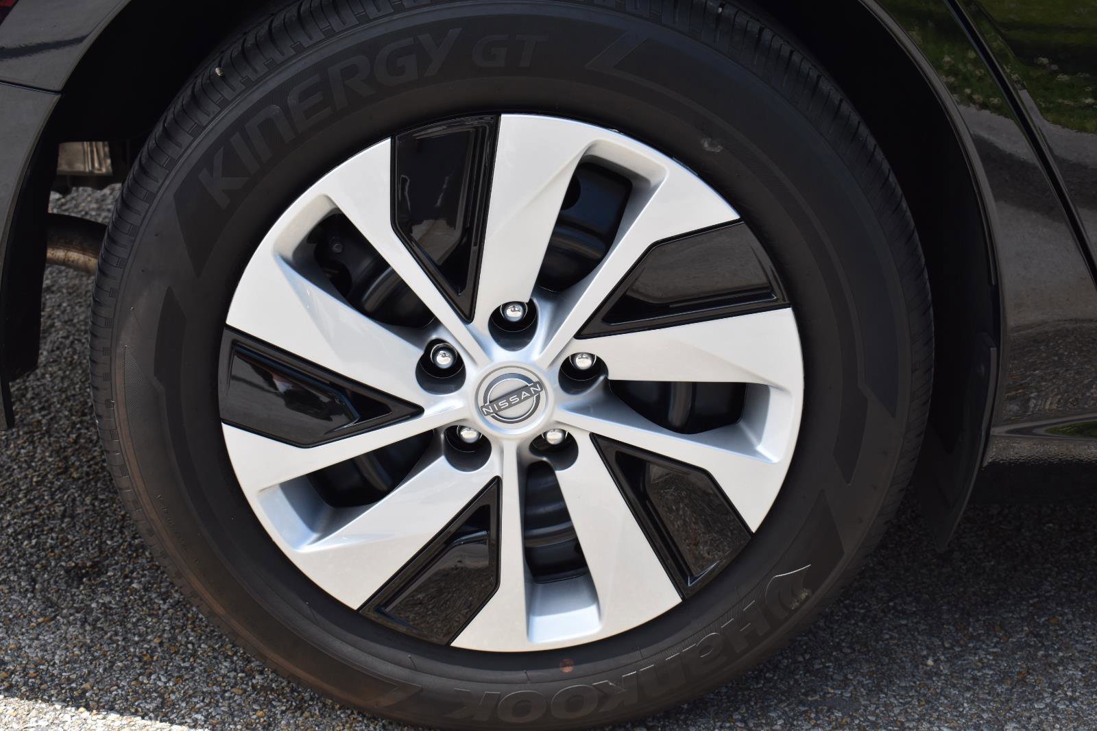 Used 2025 Nissan Altima 2.5 S image 9