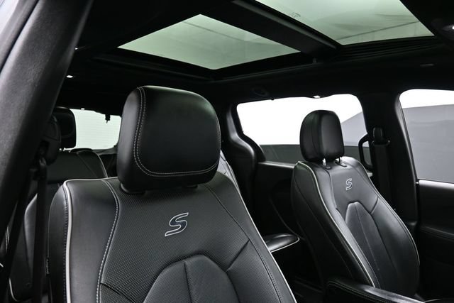 Used 2019 Chrysler Pacifica Limited w/ S Appearance Package FWD image 24